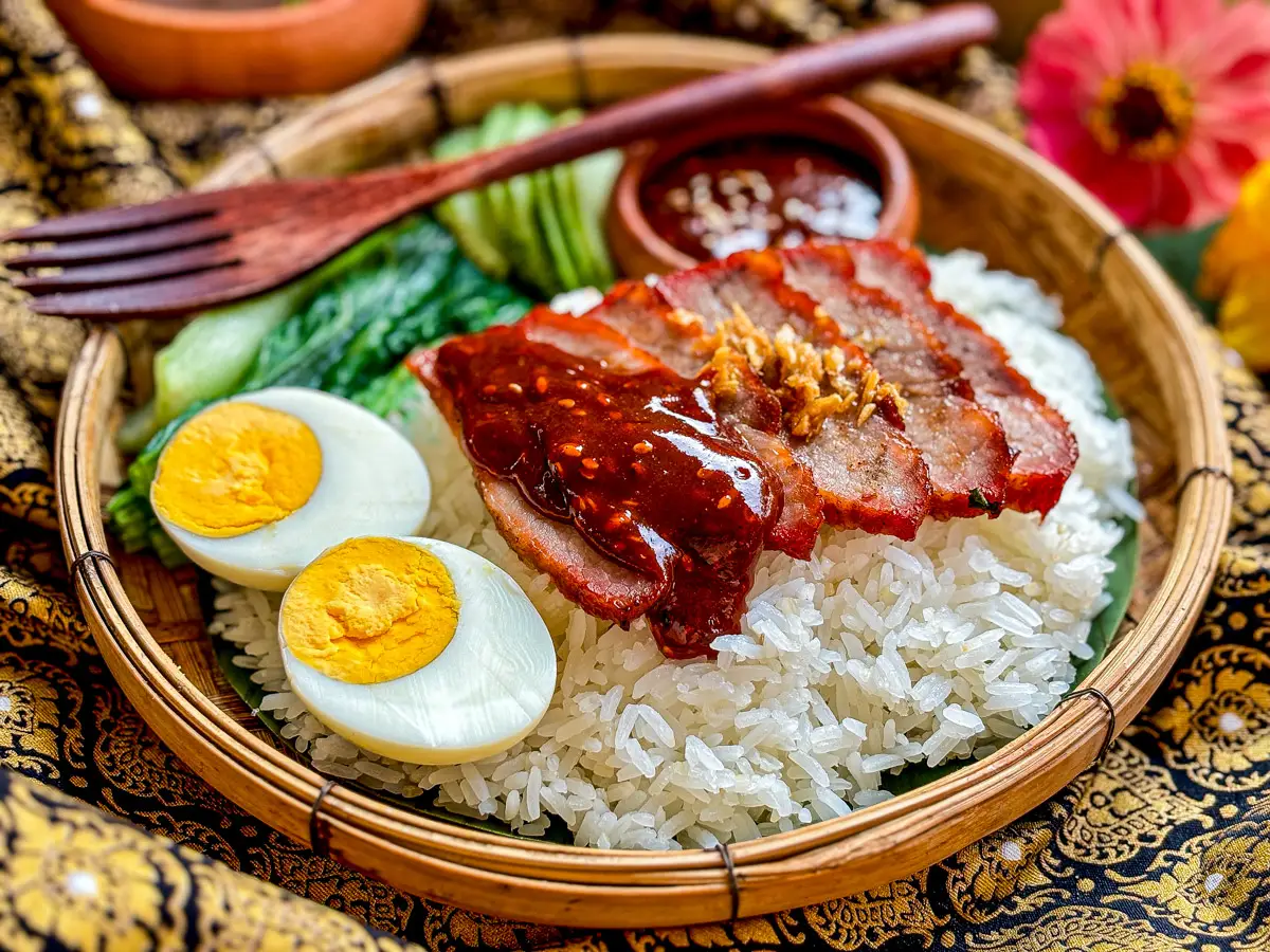 Khao Moo Daeng